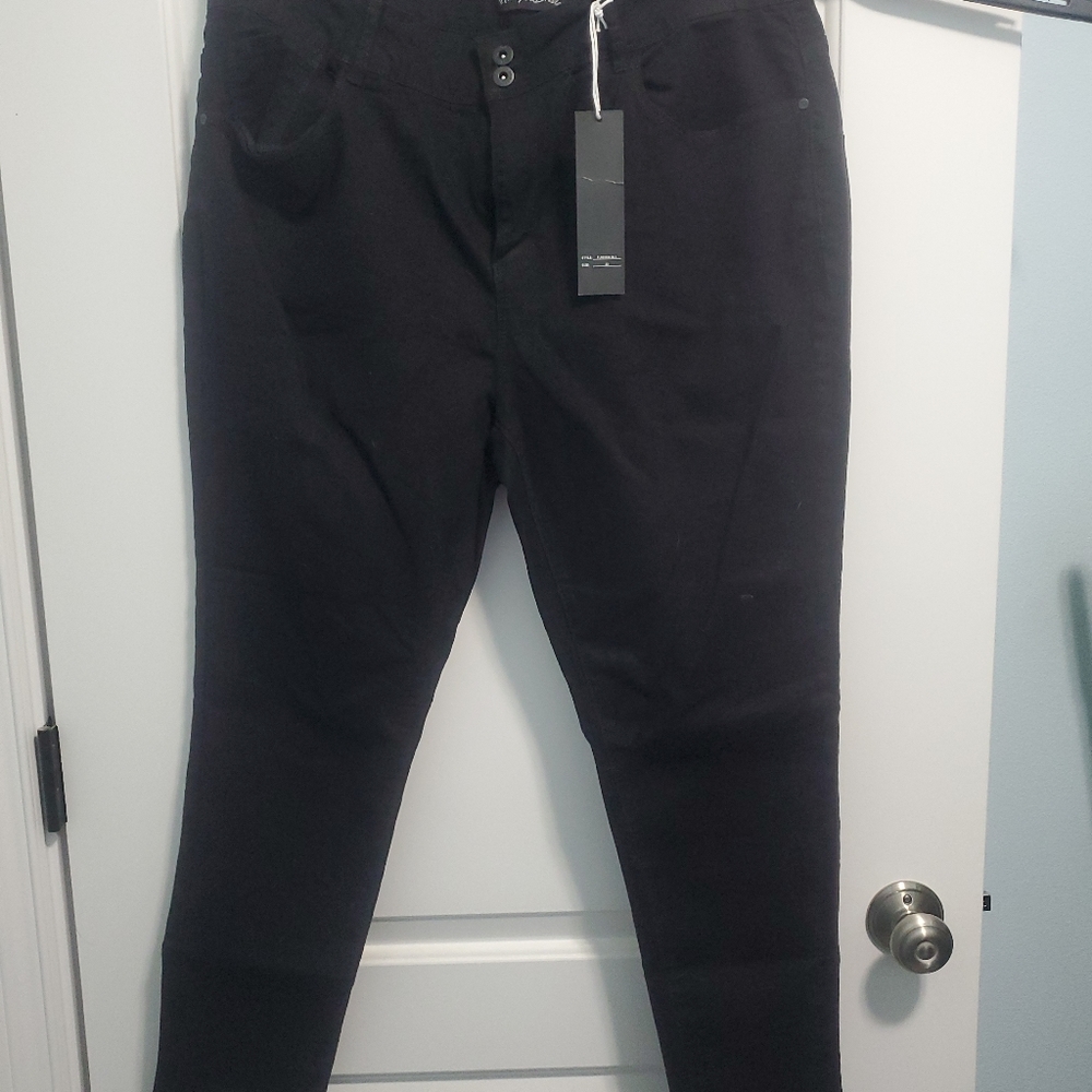Honey & Bristle black jegging stretch  pants 👖 sz 20